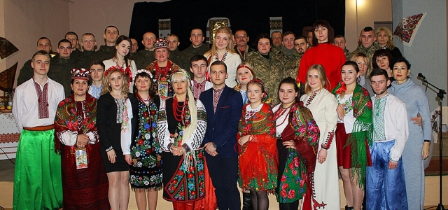 Фото з гостями вечорниць